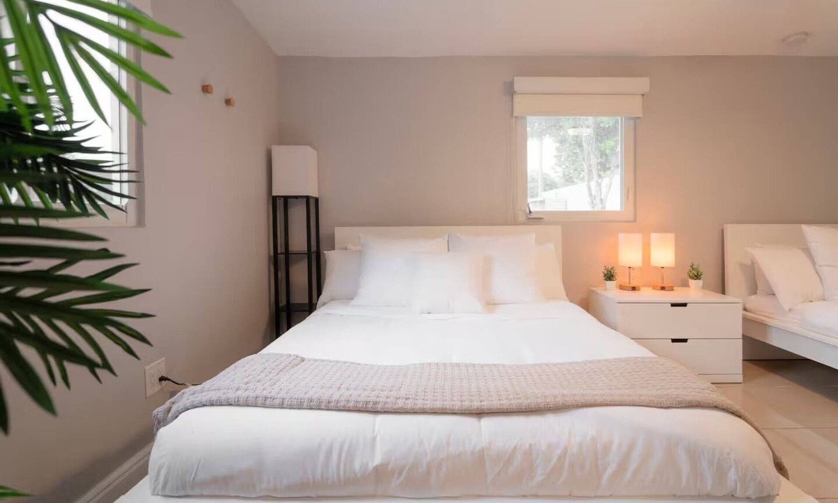 Little Haiti Apartment | 3BR/2BTH Wynwood Apt w/Parking, Mini Golf & Onsite Laundry