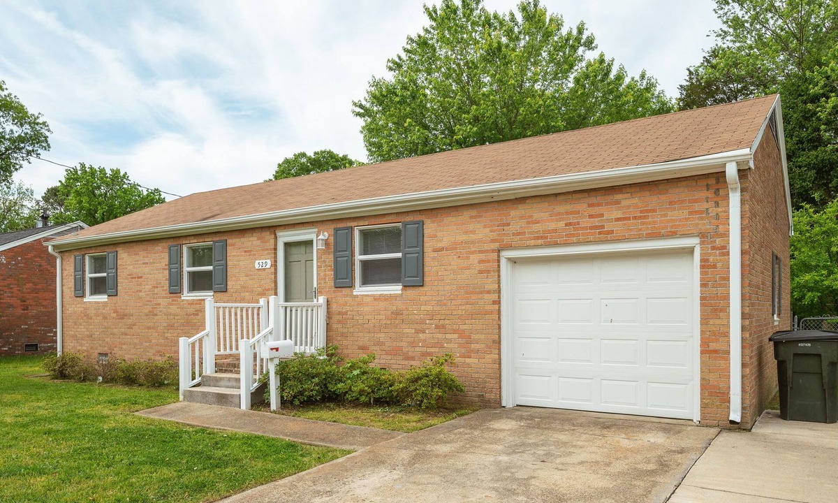 Hampton House | 3BR Hampton Home, Central to HU, and Colosseum!