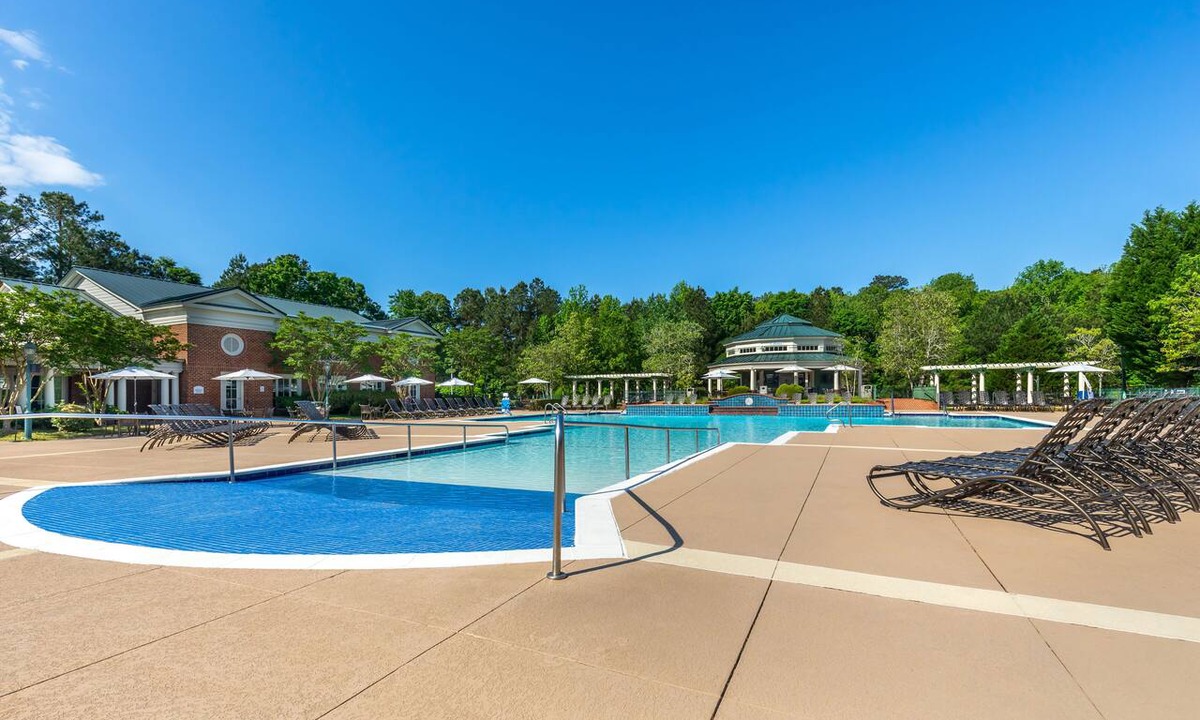 Berkeley Condo | 4 BDRM SLEEPS 12 HUGE UNIT 2 LIVING RMS, 2 KITCHENS, GREAT FOR A GROUP, POOLS