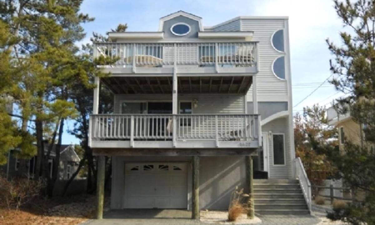 Harvey Cedars House | 4 bedroom accommodation in Harvey Cedars
