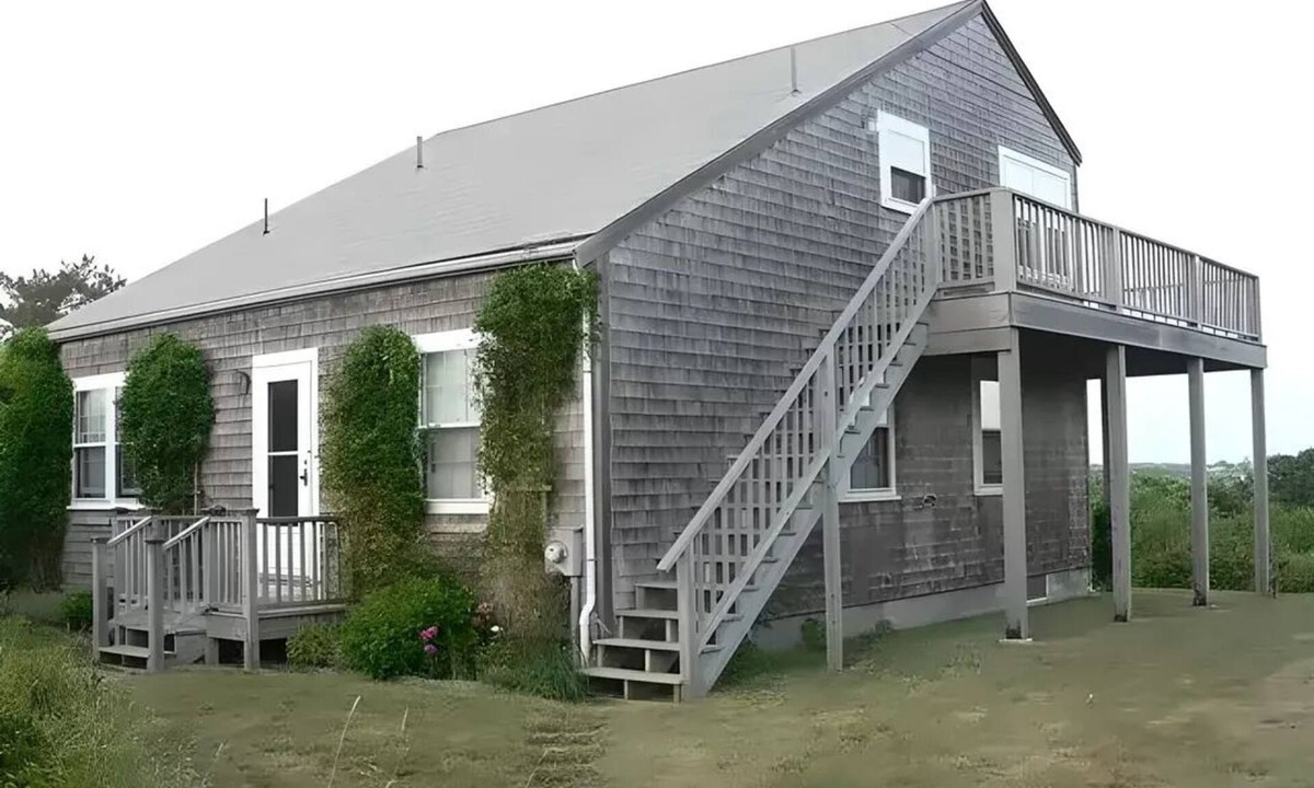 Smith Point House | 4 bedroom home on Smiths Point in Madaket