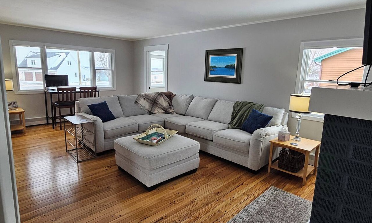 Frontenac House | 4-bedroom house in charming Clayton with river view