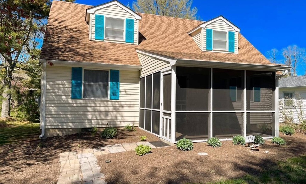 West Cape May House | 4 Bedroom House with Screened Porch, Sleeps 10