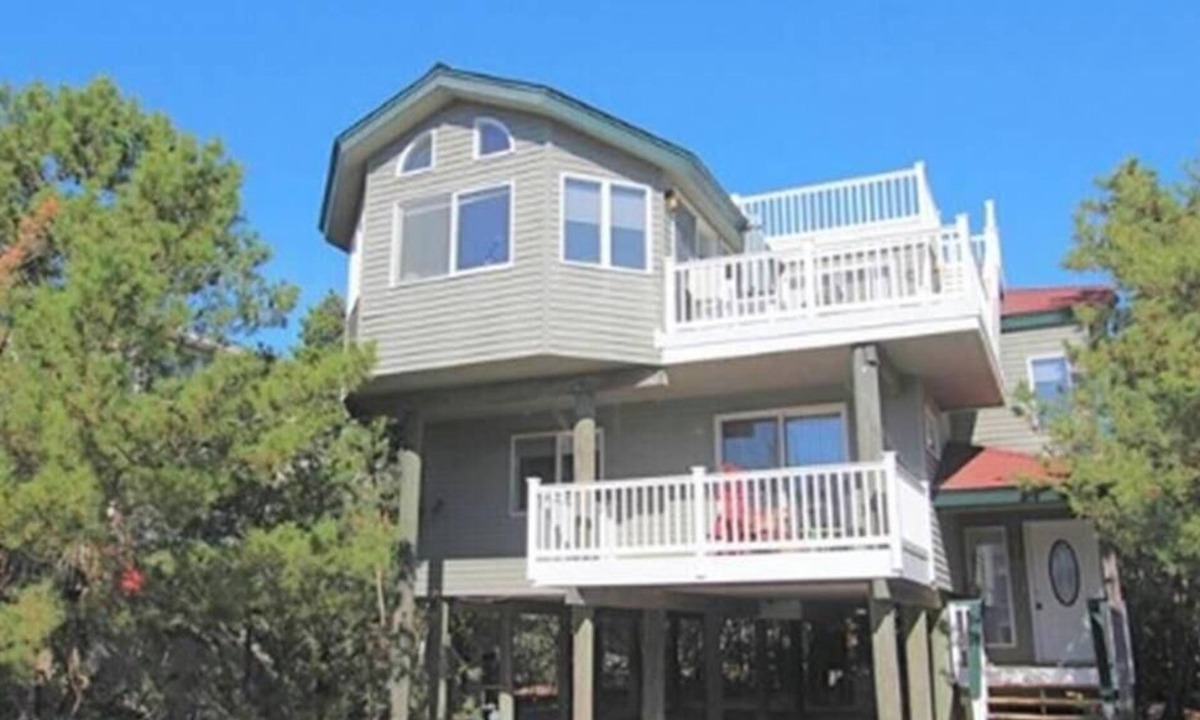 Beach Haven House | 4 Bedroom Ocean Side Home in Barnegat Light!