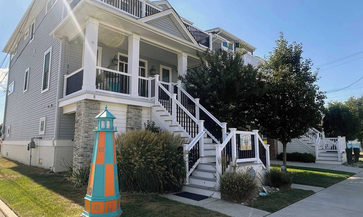 North End House | 4 BR/4 BA/Single Family - 2 Primary Suites