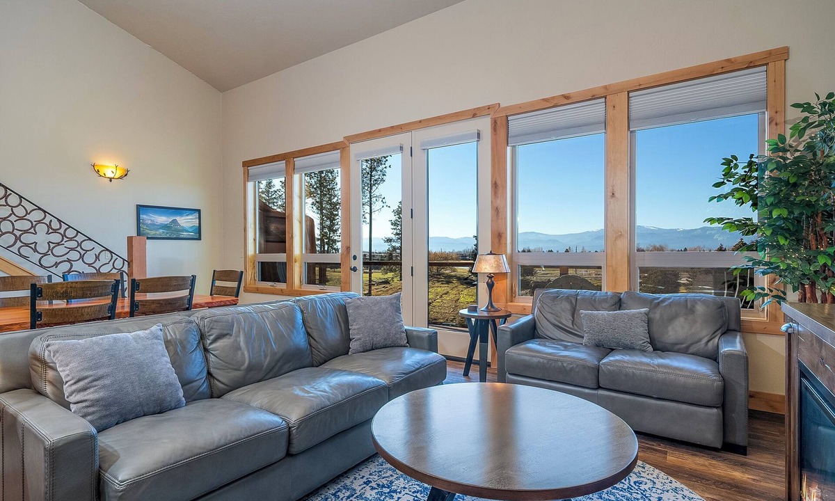 Bigfork House | 4 king beds w/ensuites | Double the Living Space!