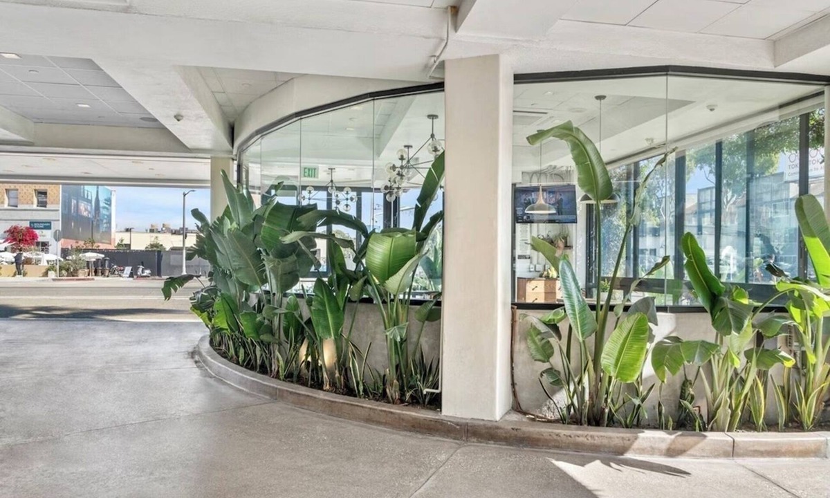 Venice Hotel | 4 Ocean Views & Bold Style in Prime Location | Few steps from Pacific Beach