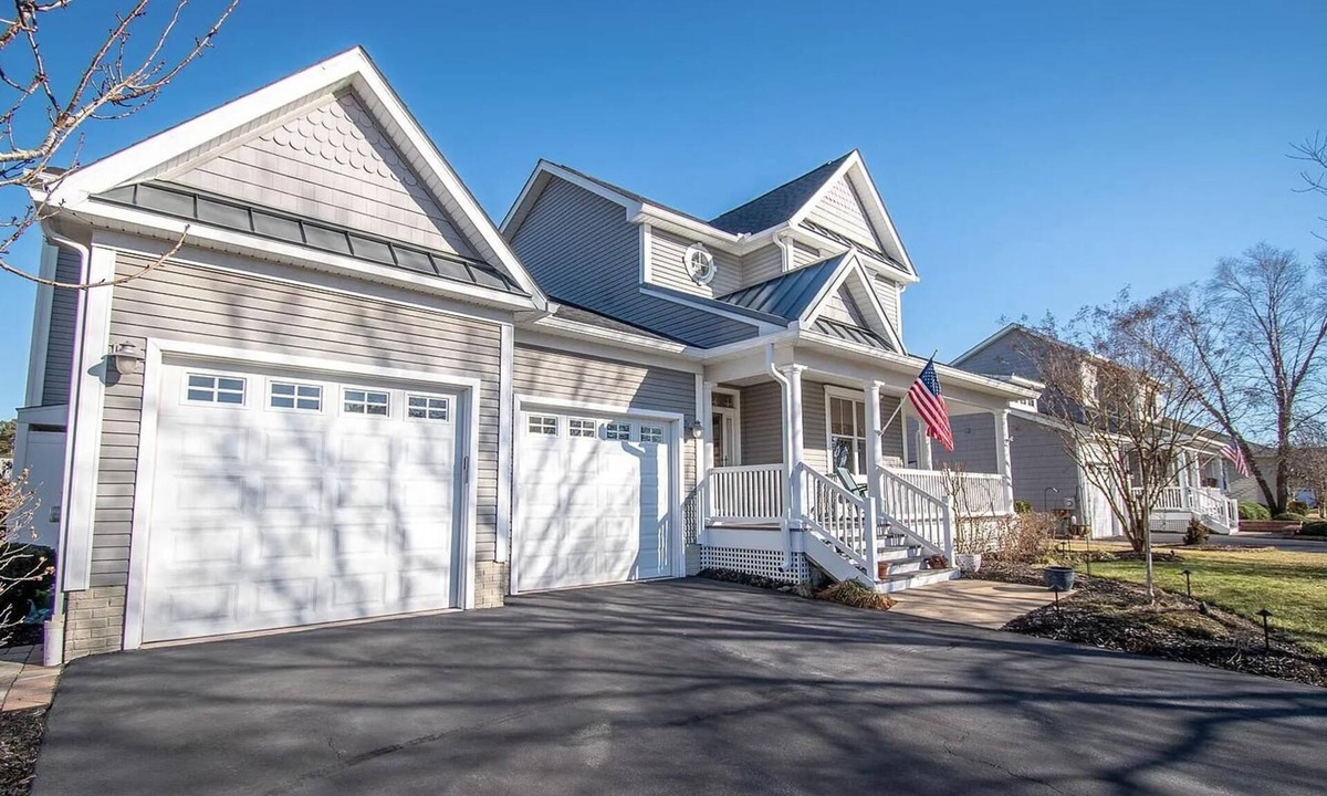 Selbyville House | 4 Suite, 4 1/2 bath Vacation Home off Fenwick Isle and Close to Everything