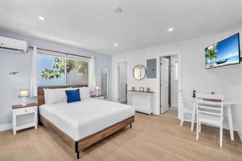 North Beach Apartment | #4 - Trendy Coastal Studio Steps to Sand & Ocean