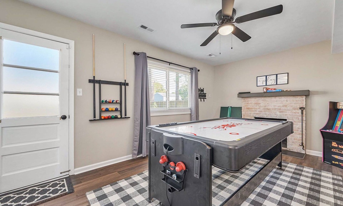 Hampton House | 4BD home with gameroom and pool, close to Langley & PTC!