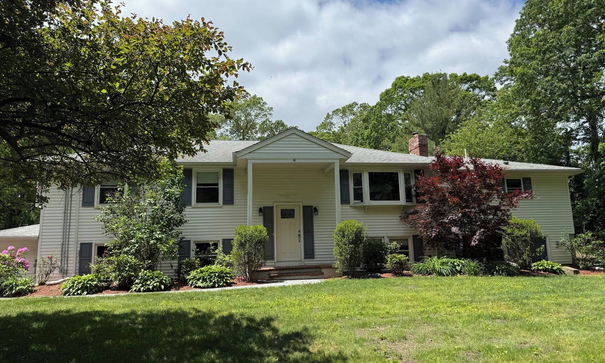 Foxboro House | 5 Bed/4 Bath - Walk to the World Cup from this beautiful Foxboro home.