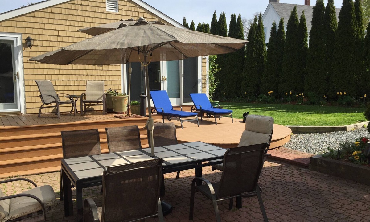 Provincetown House | 5 bed , Central location, Sleeps 5-10 , Parking, Laundry, Privacy, Quiet. AC
