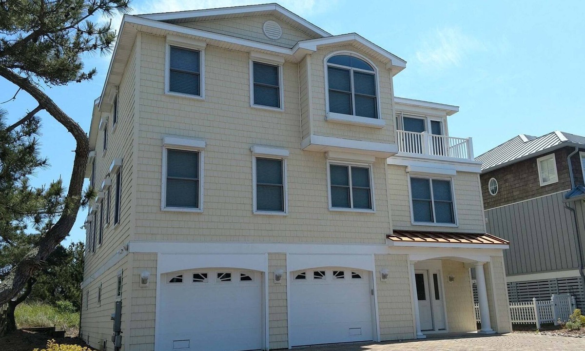 Bethany Beach House | 5 Bedroom Oceanfront on a private beach