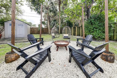 Edgewood House | 5 Mi to Las Olas Beach! Bright Home w/Fenced Yard