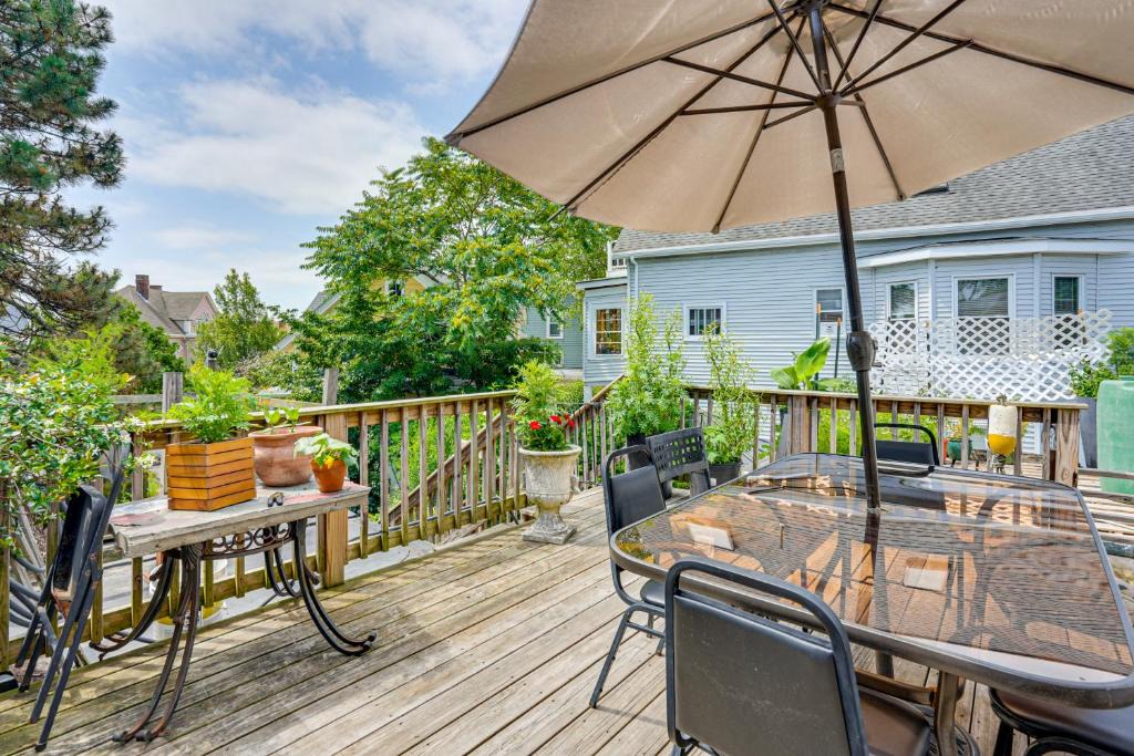 Lynn Apartment | 5 Mi to Salem! Lynn Apt By the Sea w/Patio