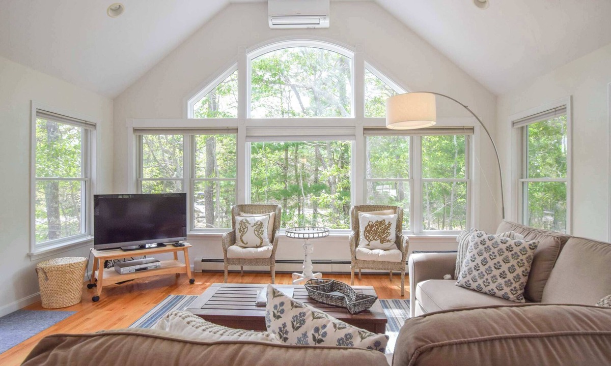 South Chatham House | 5-Mins to Forest Beach Dog Friendly!