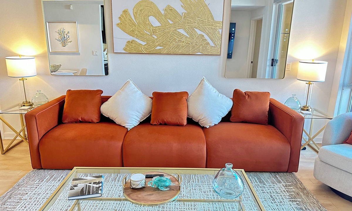 Downtown Apartment | 5-Star Location w/City Views 2BD/2BA w/King Beds