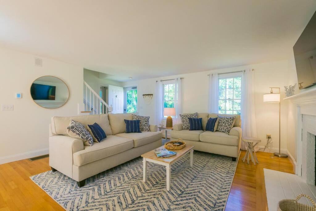 East Sandwich House | 56Beachway-Private beach Refreshed in 2022 Cozy