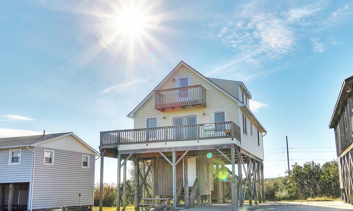 South Nags Head House | 5769- Rose Cottage, | Semi-Oceanfront | South Nags Head | Sleeps 8