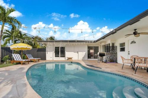 Imperial Point House | 5BD Pool BBQ Gazebo 5min Beach