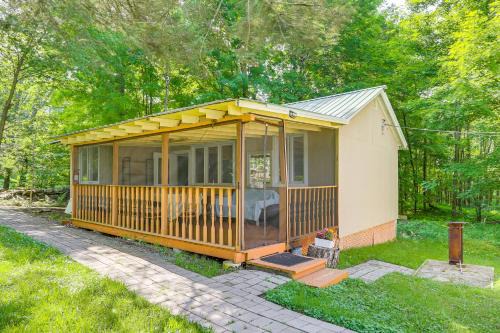 Mongaup Valley House | 6 Mi to Bethel Woods Center: Cabin Near Shops