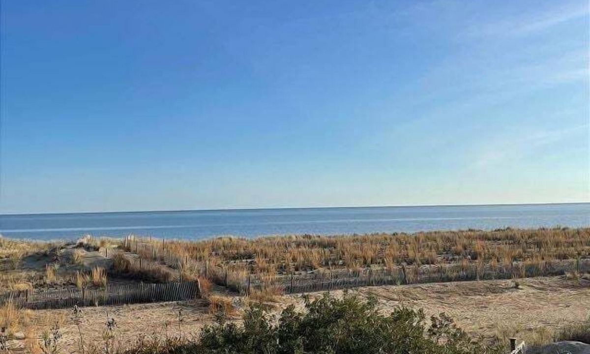Broadkill Beach House | 604 S. Bayshore Dr. - A terrific PET FRIENDLY AND WATERFRONT nightly retreat in Broadkill Beach!