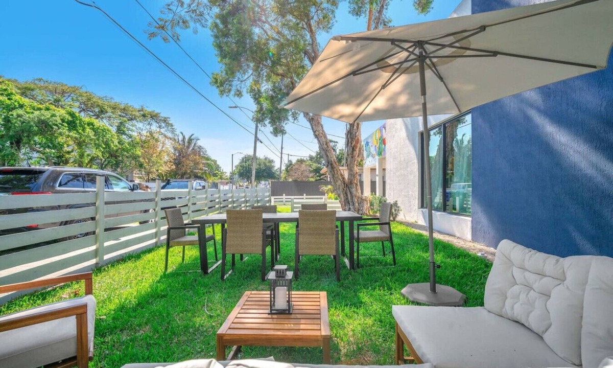 Allapattah House | 6BR|4BA | Casa Artarian | Near Design District