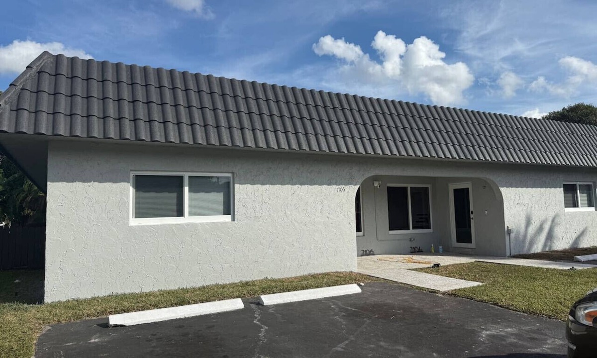 Tamarac House | 6BR Extended Stay Furnished Mid-Term Rental| Ideal for Relocation, Work Travel & Family Stays