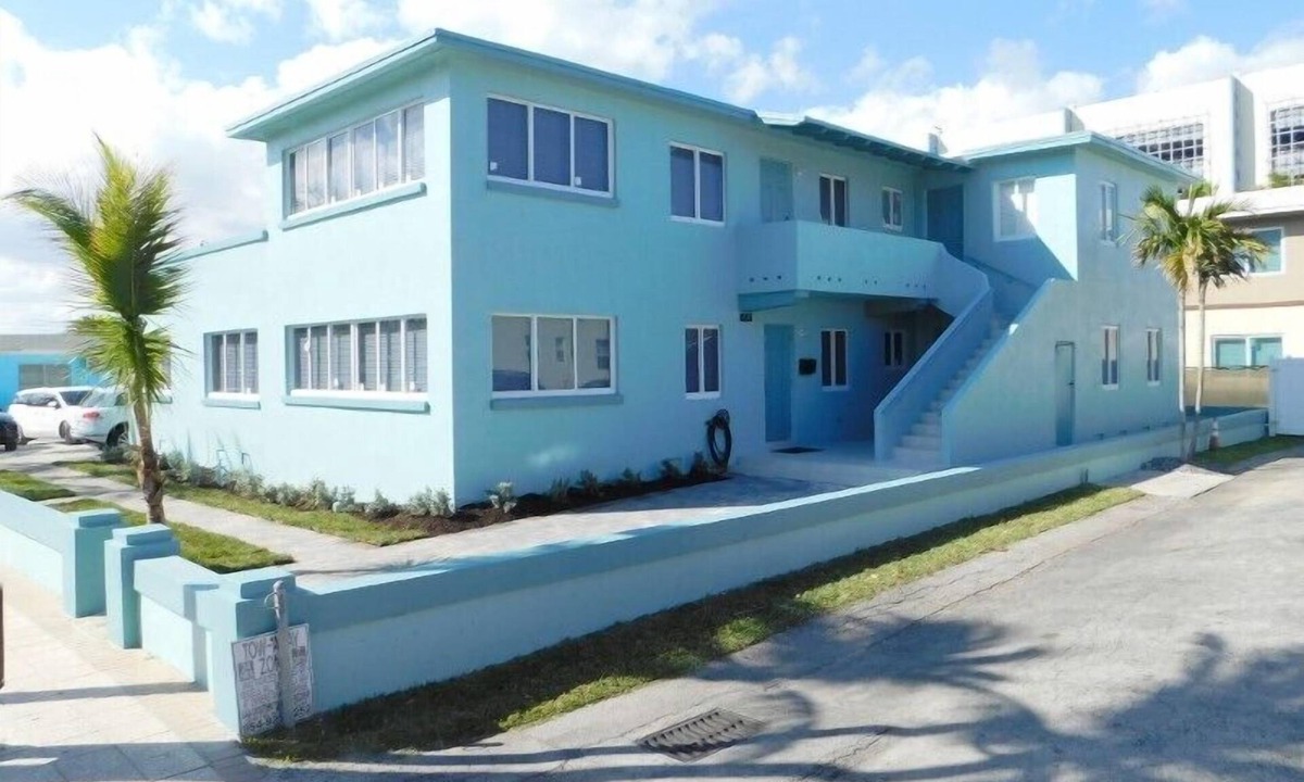 Hollywood House | 7/5 For 16 Guests-Beach View-Large Furnished Patio