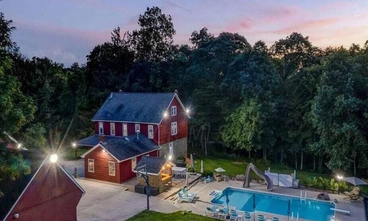 Heath House | 7 woodland Acres, secluded place with Pool, Pickleball, creek, and Hot Tub