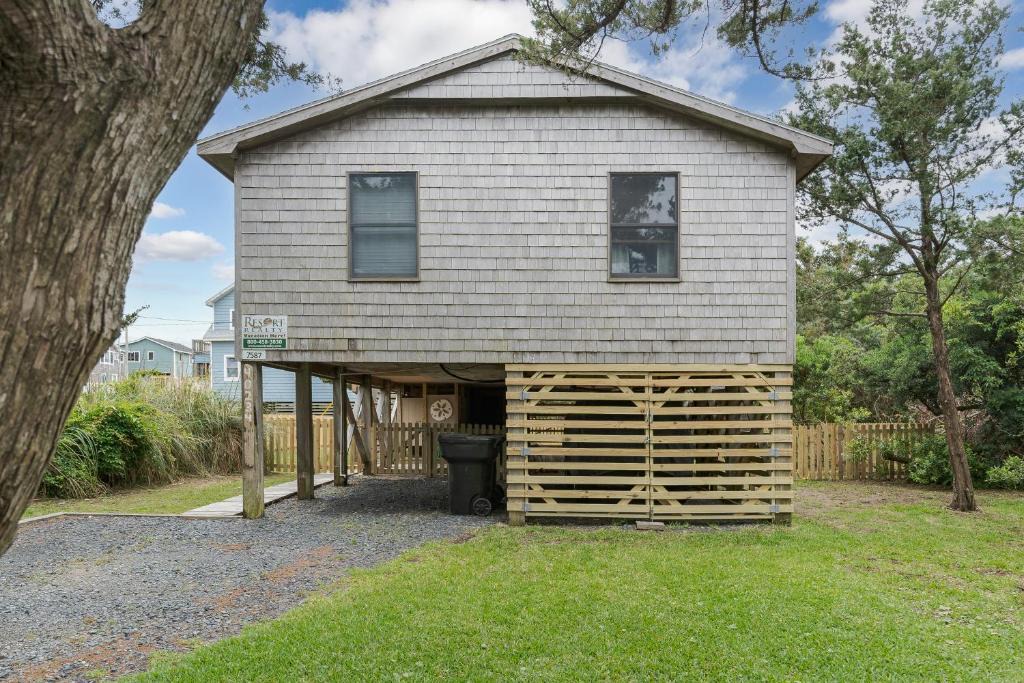 Avon House | 7587 - Barefoot Beachcomber by Resort Realty