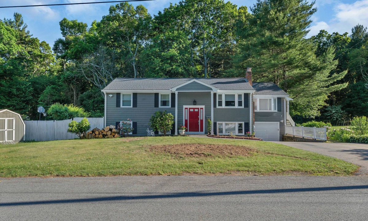 Foxboro House | 8 Min to Gillette, Private Floor, 2BR + Lounge, 2 Parking, World Cup 2026