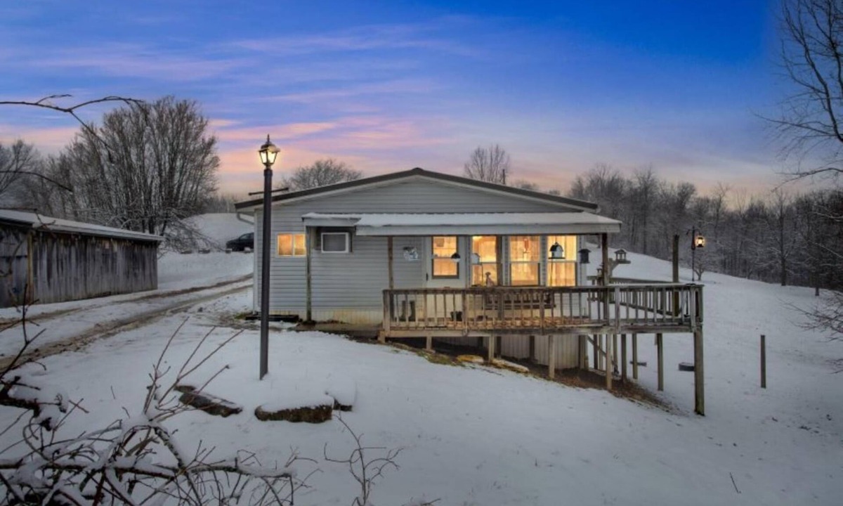 Sharpsburg House | 8700 Wood Rd, Chesterhill, OH - Massive 5 Bedroom Home with Outdoor Grill and Fire Pit