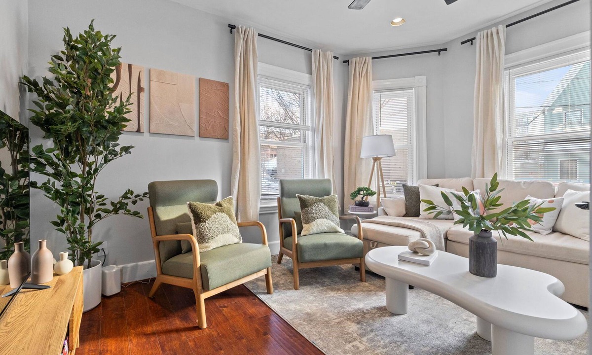 Winter Hill Apartment | 9Bedroom 6Bath Home in Somerville