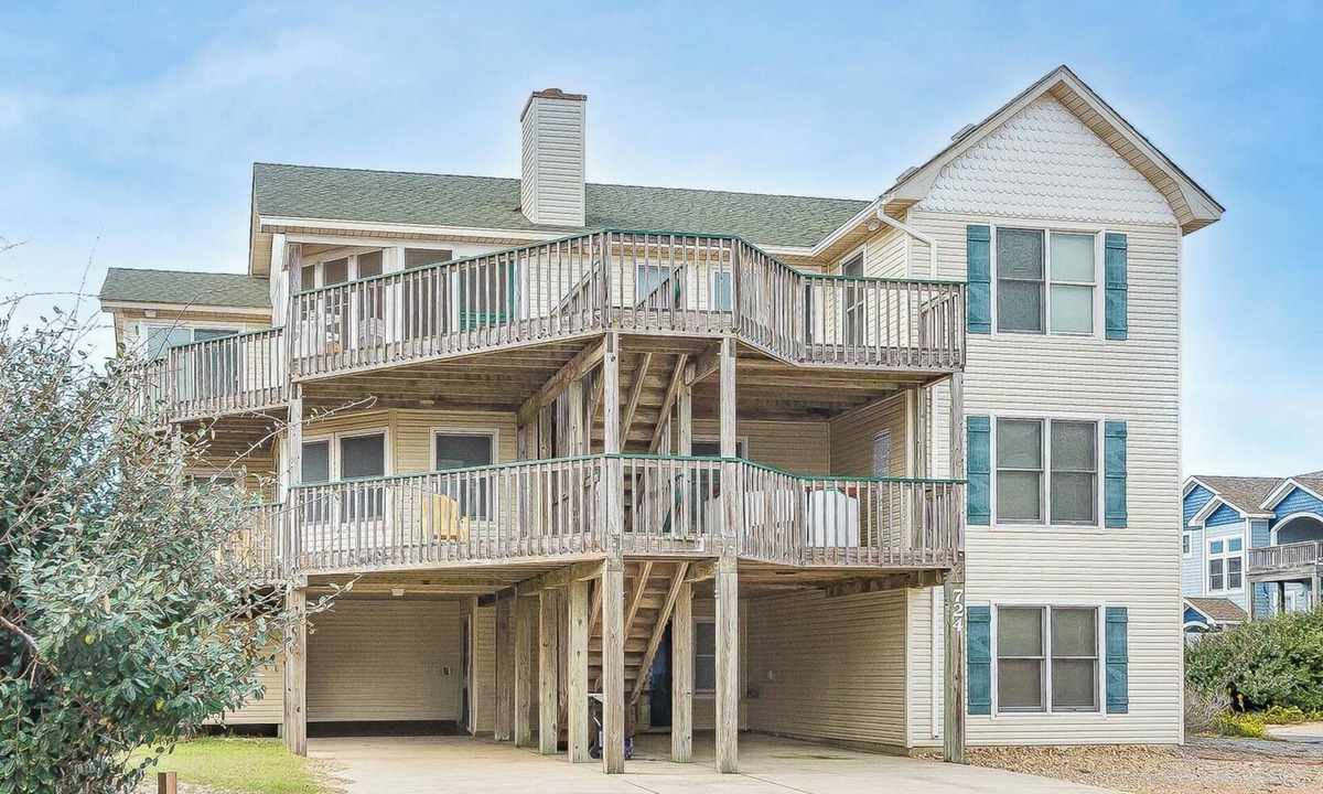 Corolla House | A Beach Ball - Corolla, Crown Point, Ocean View, 50 Ft to Beach, Community Pool, Hot Tub, Pets OK