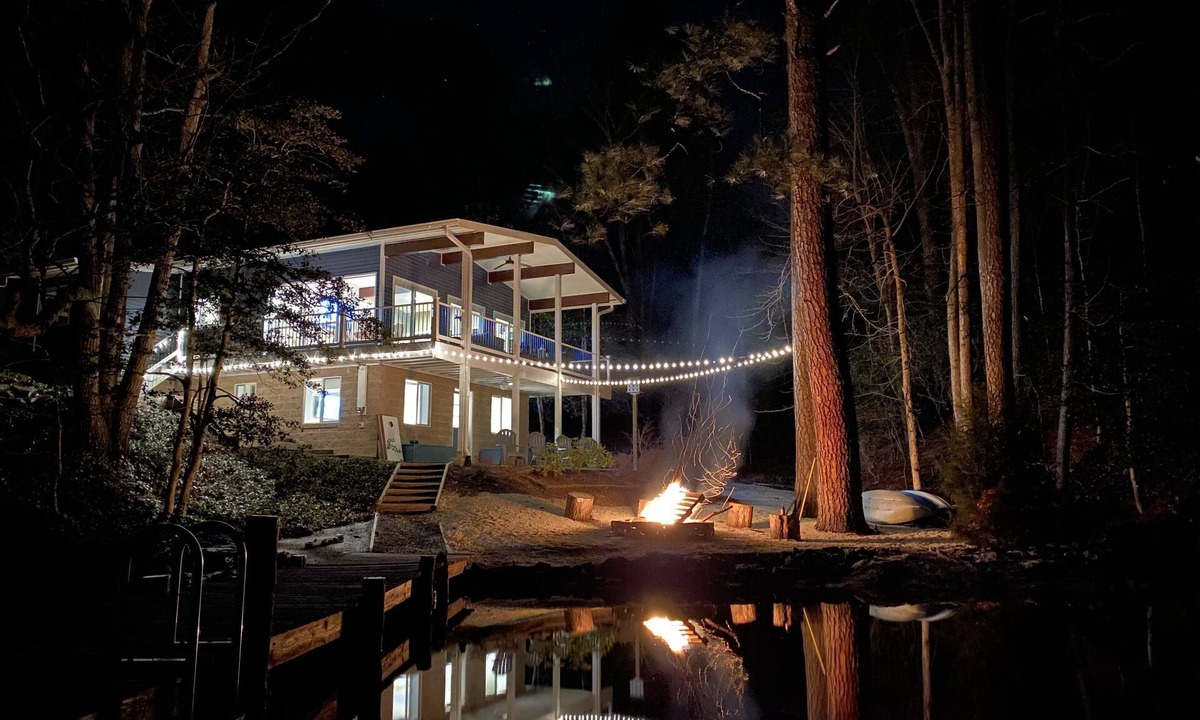 Chesapeake Ranch Estates-Drum Point House | A breathtaking secluded luxury waterfront cottage, complete with a private pier.