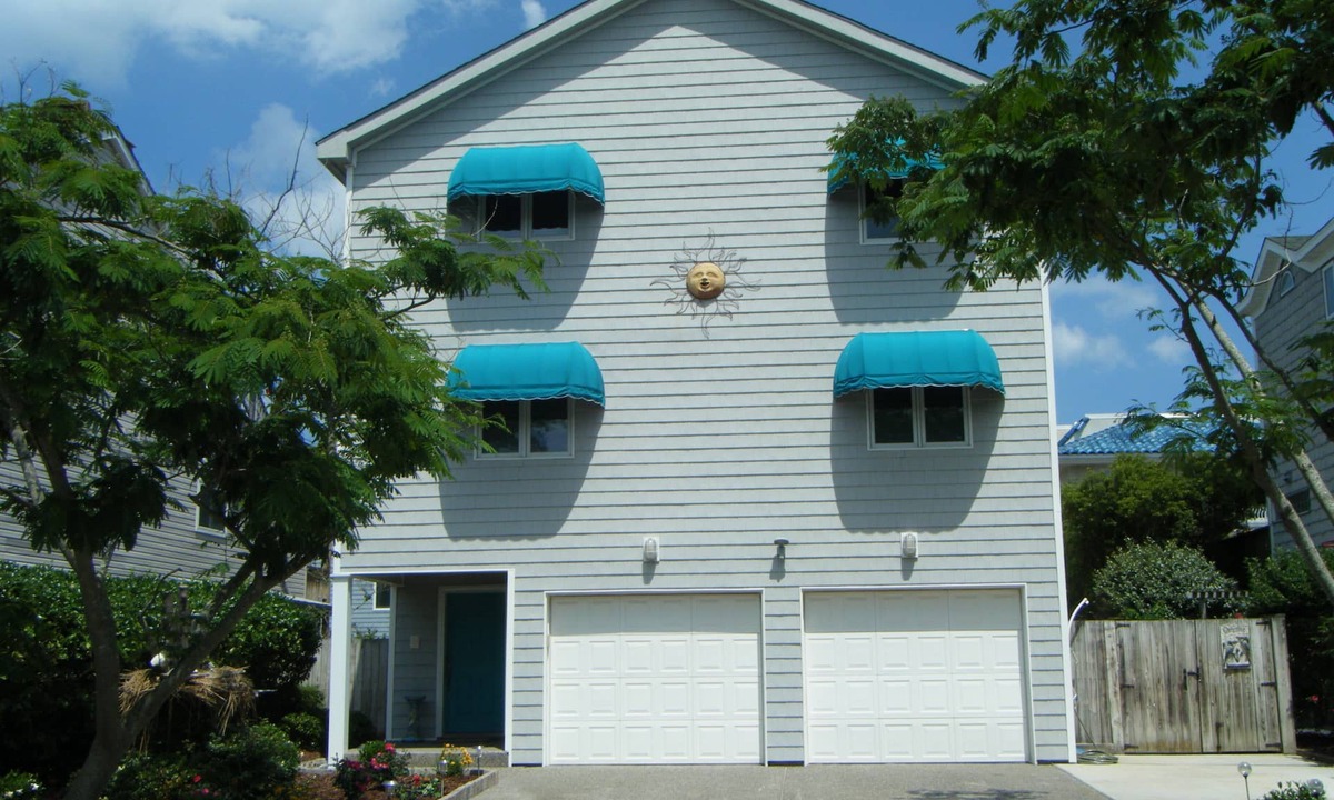 Croatan Beach House | A Caribbean Fantasy-Lux/Comf/Style/Pool/Tikibar - in Croatan near Boardwalk