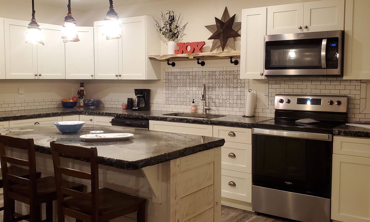 Ronan Apartment | A Jewel at the Edge of the Mission Mountains, secluded, quiet &lots of wildlife.