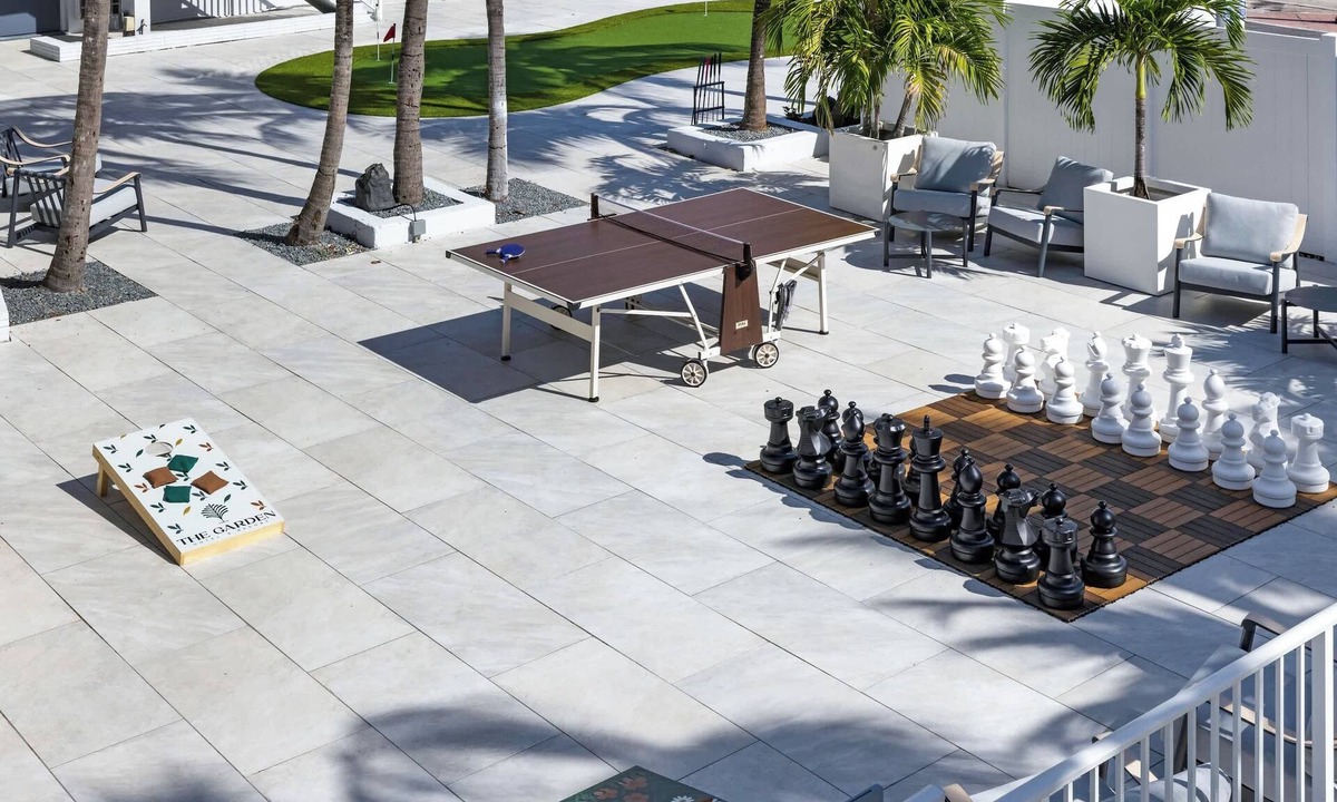 Galt Mile Apartment | Accessible King Getaway in Fort Lauderdale