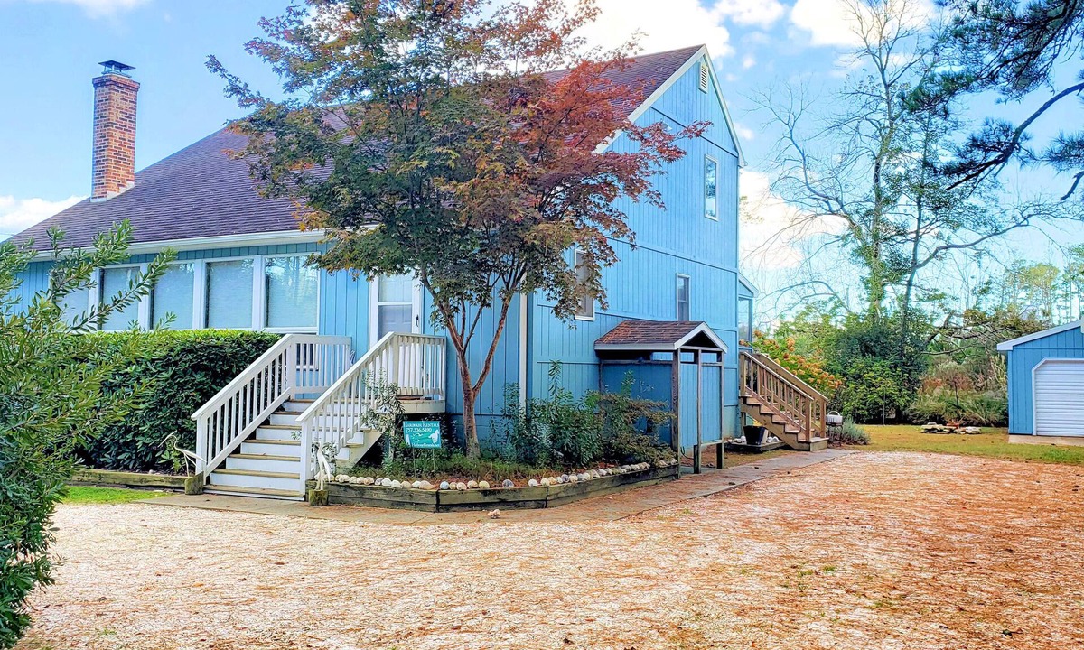 Piney Island House | Acorn - Nice home in great location. Big porch. -LINENS AND TOWELS PROVIDED