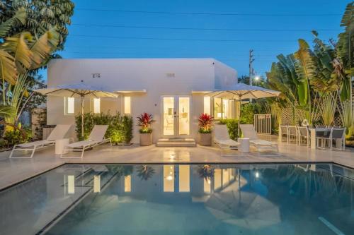 North Beach House | Acquavilla Family 4BR Pool Villa Steps to the Beach