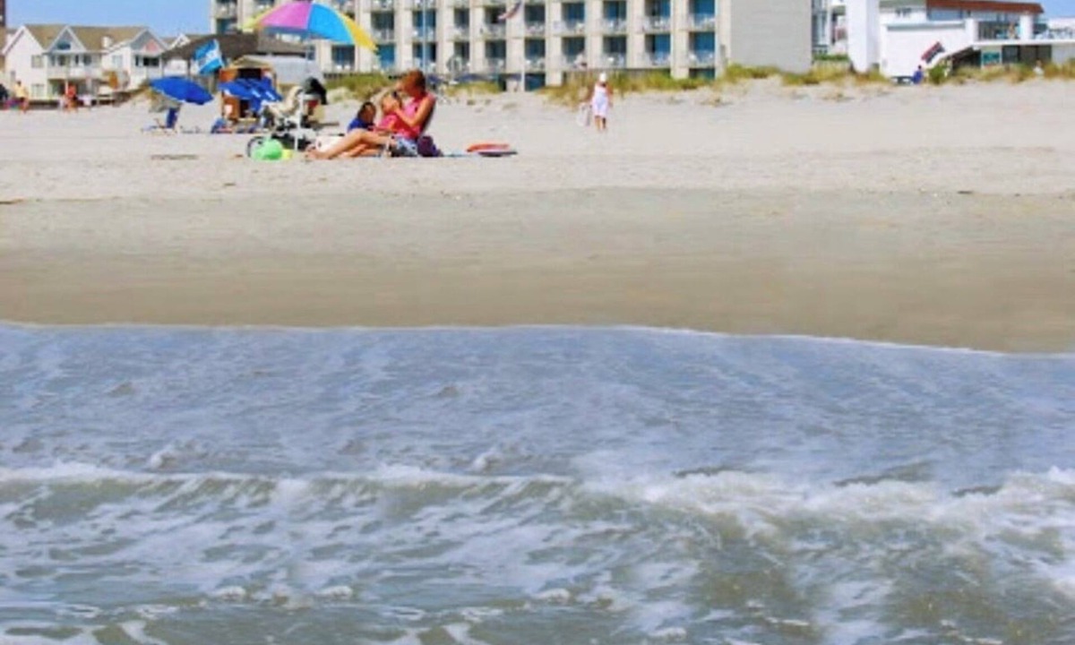 North Wildwood Hotel | Acropolis Oceanfront Resort