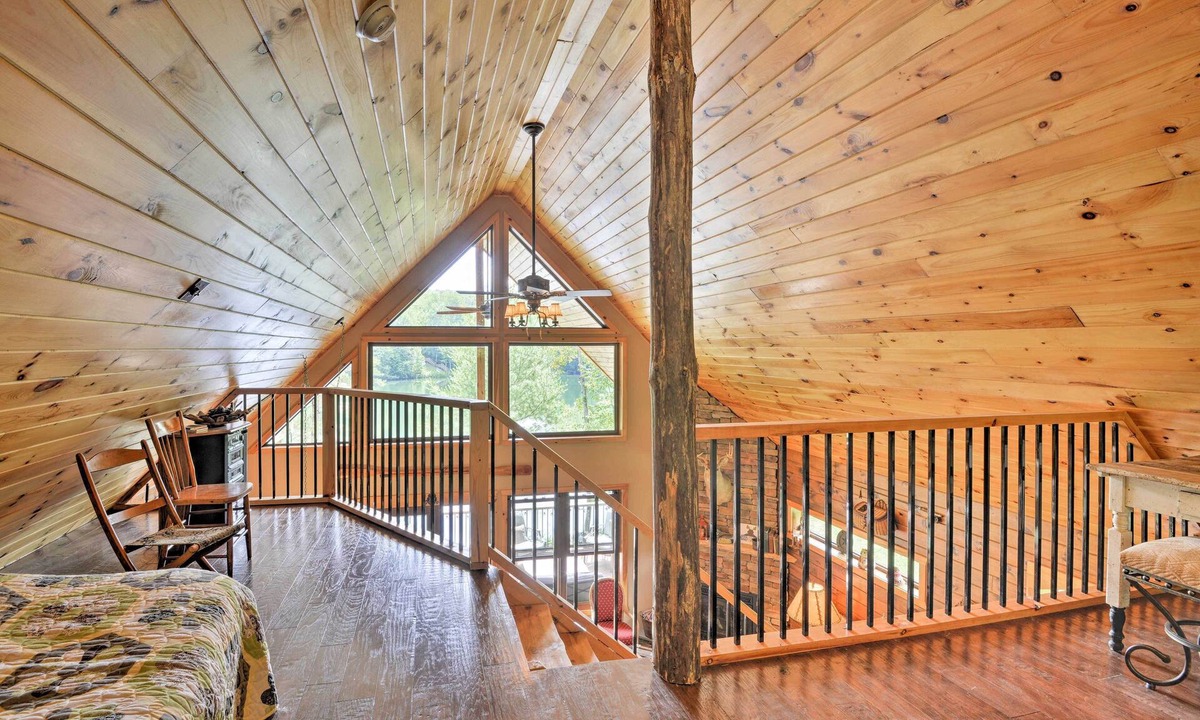 Glenfield Cottage | Adirondack Cabin on Private Lake Near Glenfield!