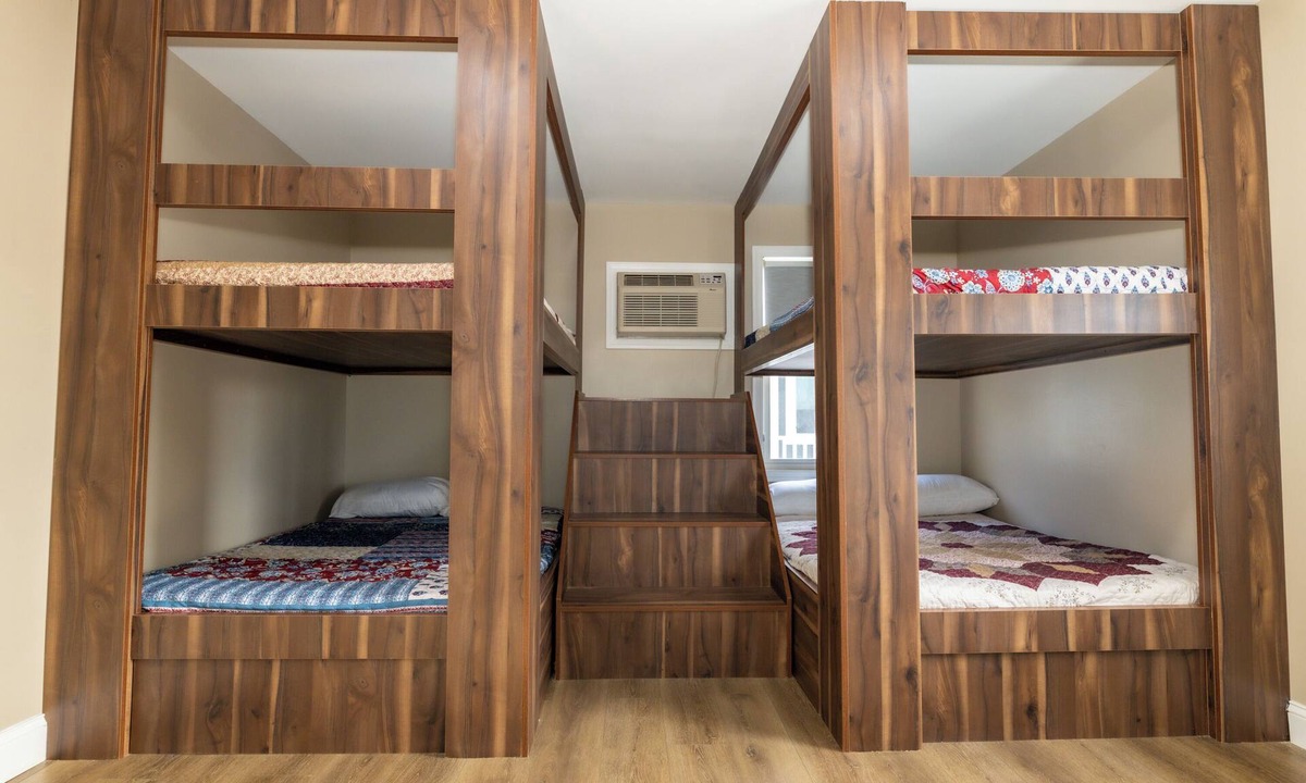 Seaside Heights Hotel | Adjoining Room 2 - Spacious Two-Bedroom Suite Near Seaside Heights Beach, Sleeps 10 with Free WiFi and AC