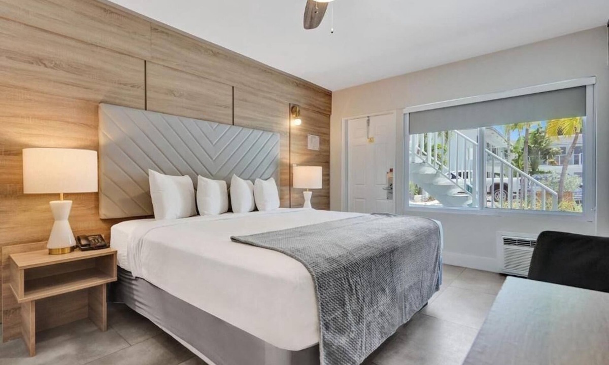 Galt Mile Hotel | Adult-only | Modern & Cozy Stay Near Bonnet House – Perfect Beachside Escape