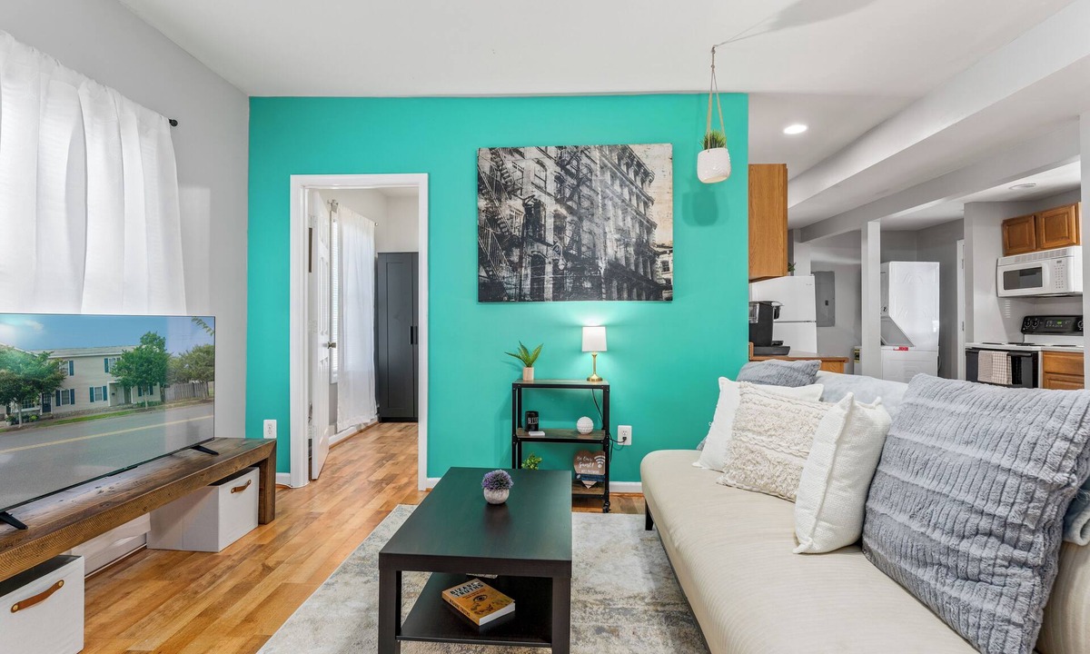 Fredericksburg Apartment | Affordable 2BR/1BA, Walk to Mary Washington, No Cleaning Fee, Pet-Friendly!