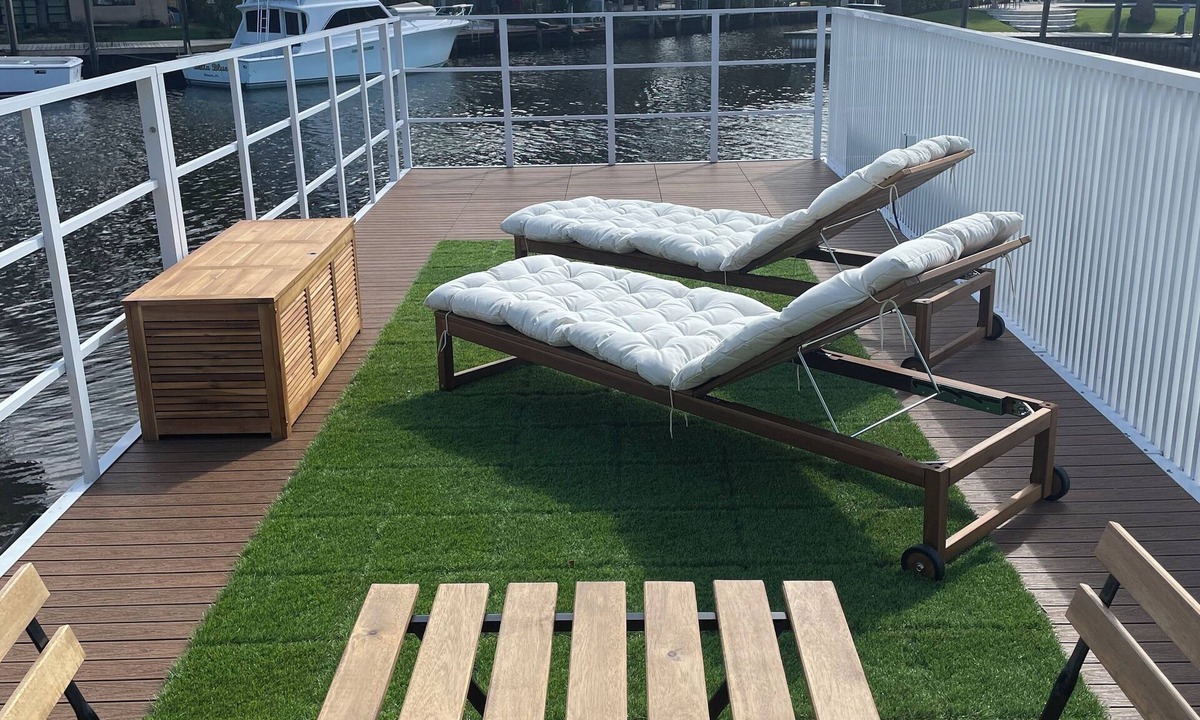 Sailboat Bend Boat Rental | 🚤 Affordable Waterfront Houseboat Oasis in Fort Lauderdale 🌊