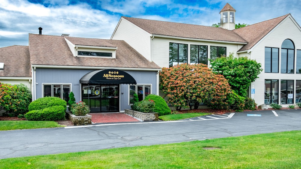 South Yarmouth Hotel | All Seasons Resort