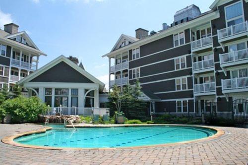 Edray House | Allegheny Springs 140 Ground Level, slope side, Snowshoe Resort Village Center 2 Bedroom Plus Den