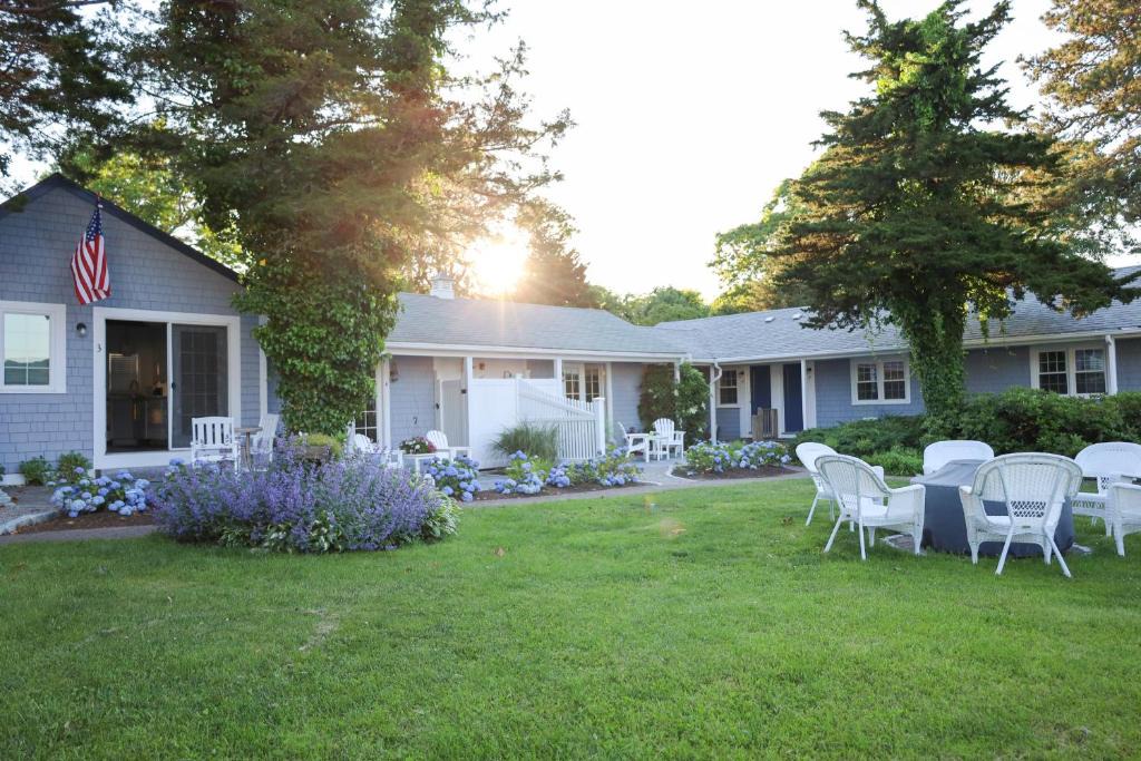 Northwest Harwich Hotel | Allen Harbor Rentals
